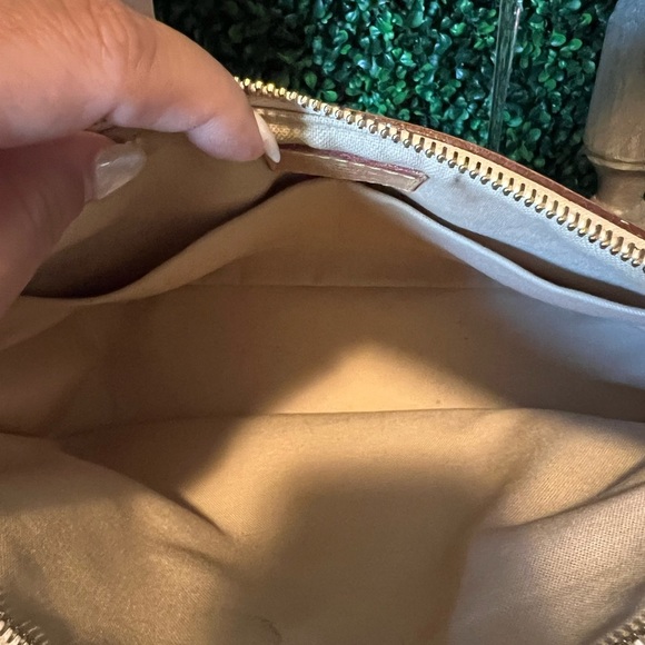 $1250 🅿️🅿️ Louis Vuitton Siracusa MM - Picture 3 of 8